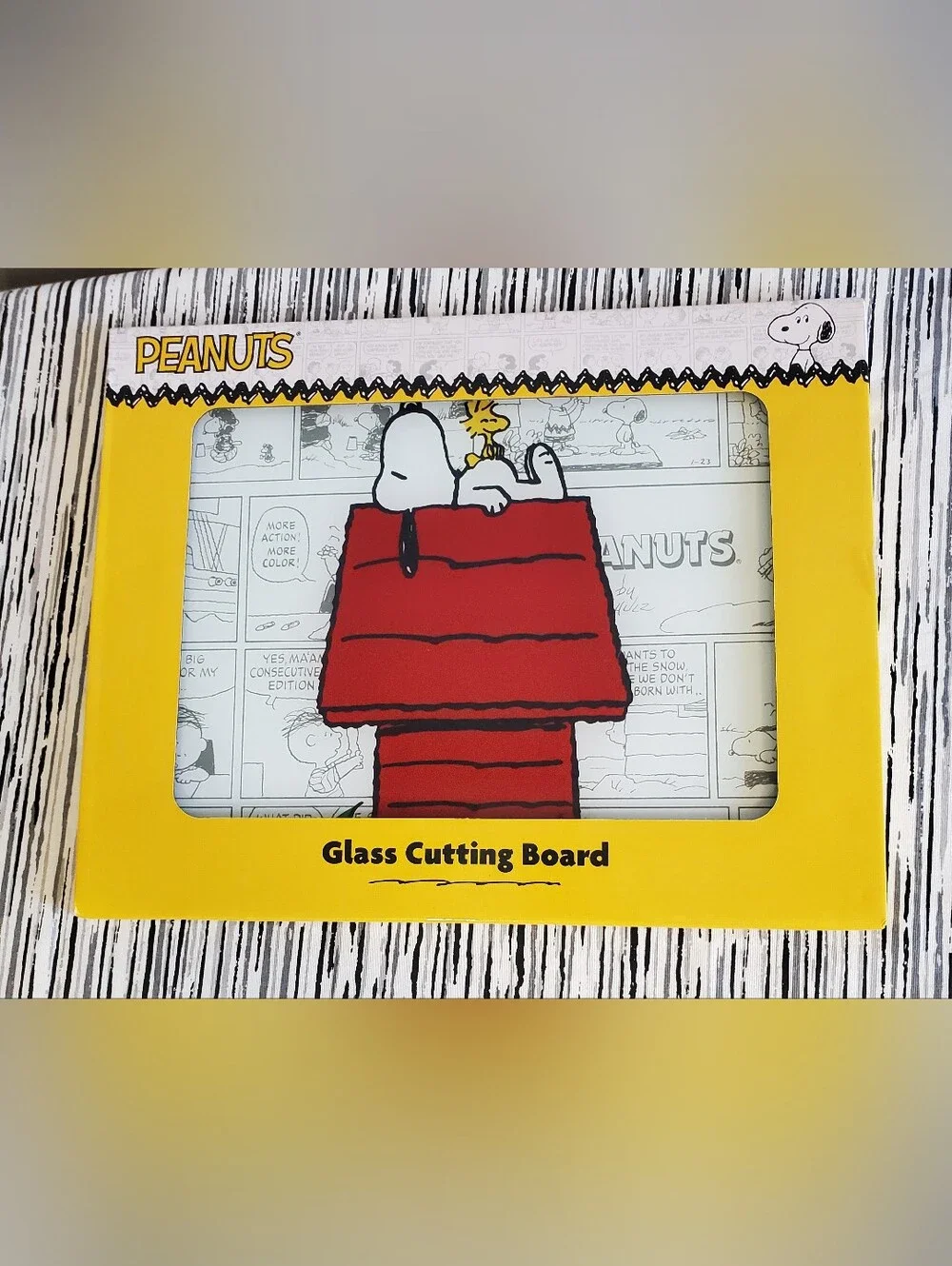 Peanuts Snoopy Glass Cutting Board